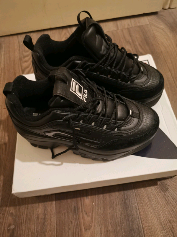 fila black platform trainers